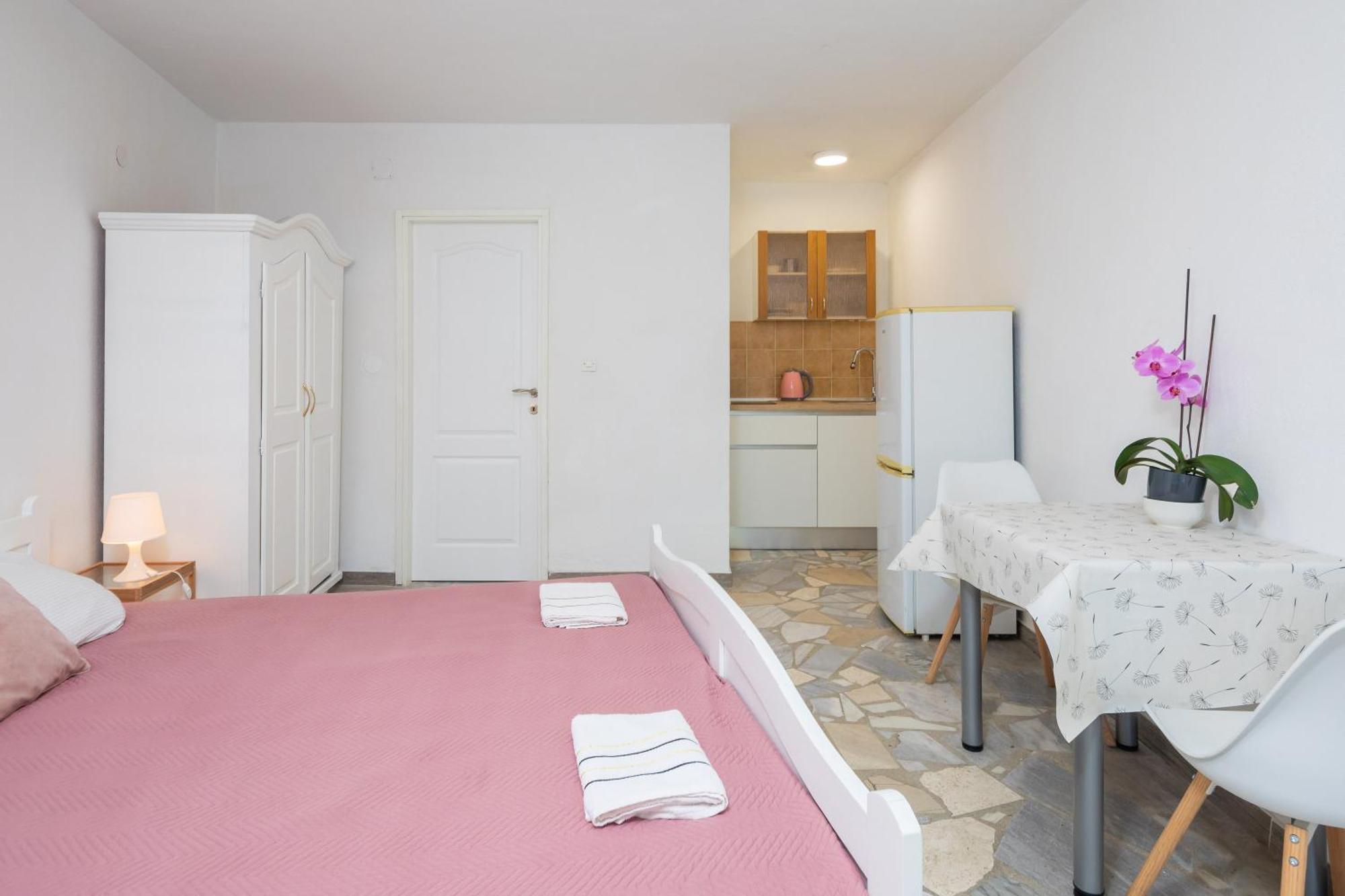 Apartments Roza Omiš Dış mekan fotoğraf